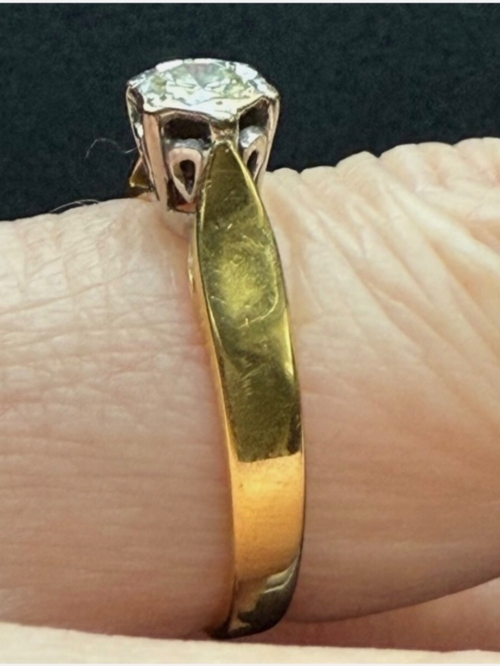 750/18K Yellow Gold Diamond Ring Solitaire Diamond Round Cut 0.15 ct Size 5.5 - Picture 10 of 12